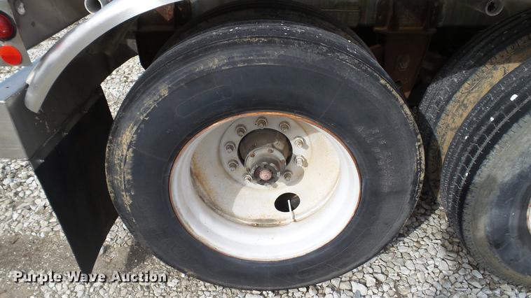 image for item DC5684 1971 Heil tank trailer