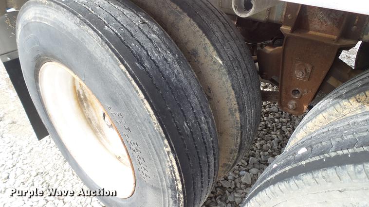 image for item DC5684 1971 Heil tank trailer