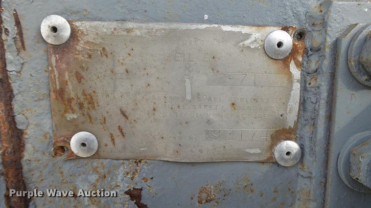 image for item DC5684 1971 Heil tank trailer