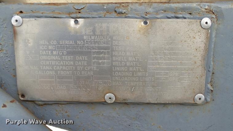 image for item DC5684 1971 Heil tank trailer