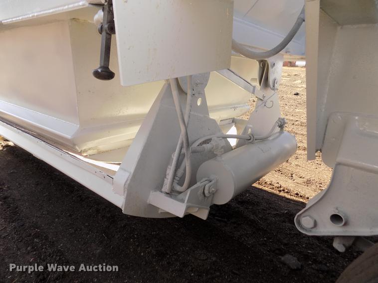 image for item DD2908 1999 Road Master G440 bottom dump trailer