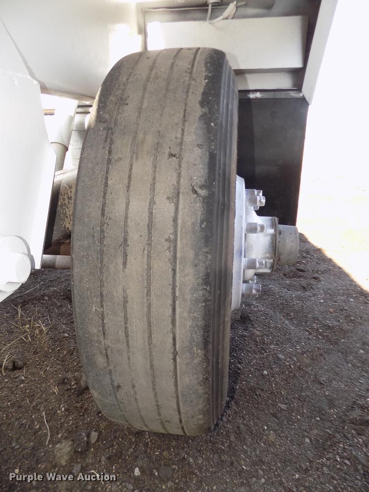 image for item DD2908 1999 Road Master G440 bottom dump trailer