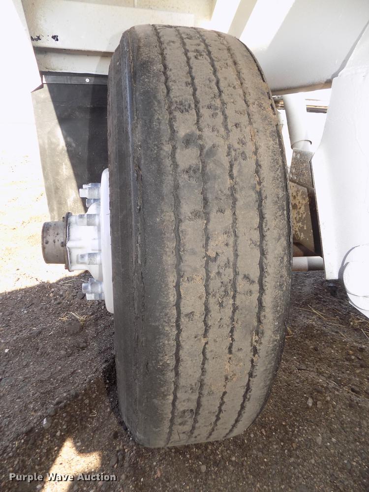 image for item DD2908 1999 Road Master G440 bottom dump trailer