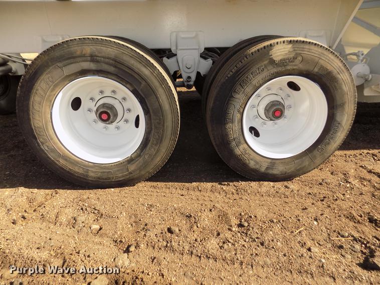 image for item DD2908 1999 Road Master G440 bottom dump trailer