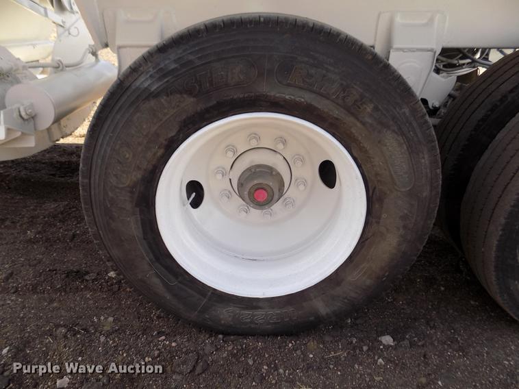 image for item DD2908 1999 Road Master G440 bottom dump trailer