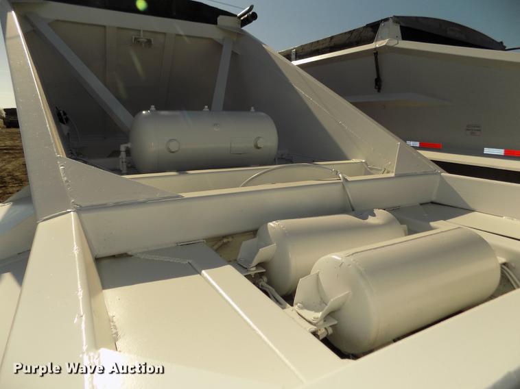 image for item DD2909 2000 Red River BD237 bottom dump trailer