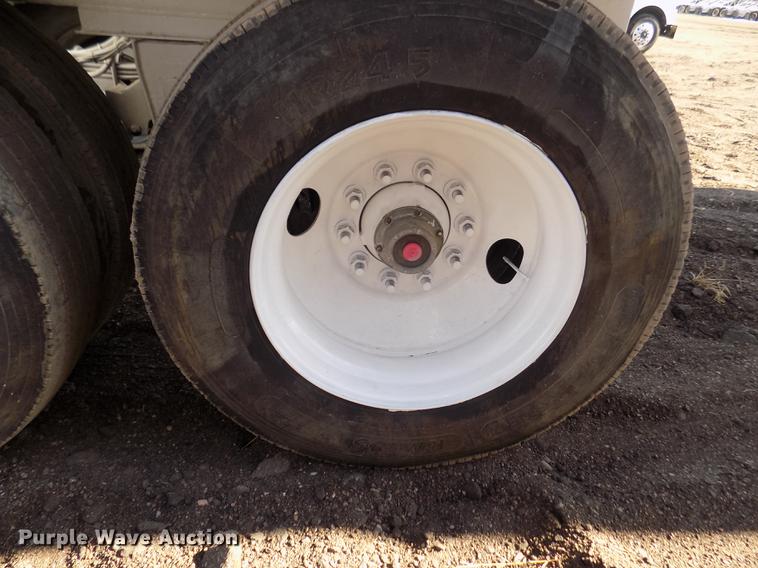 image for item DD2909 2000 Red River BD237 bottom dump trailer