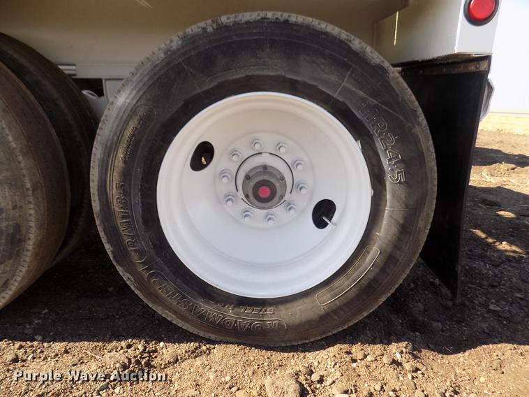 image for item DD2909 2000 Red River BD237 bottom dump trailer