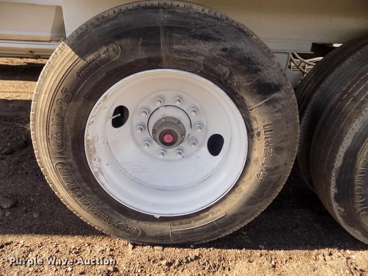 image for item DD2909 2000 Red River BD237 bottom dump trailer