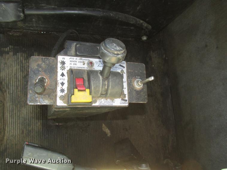 image for item DD2910 1999 Kenworth T800 semi truck