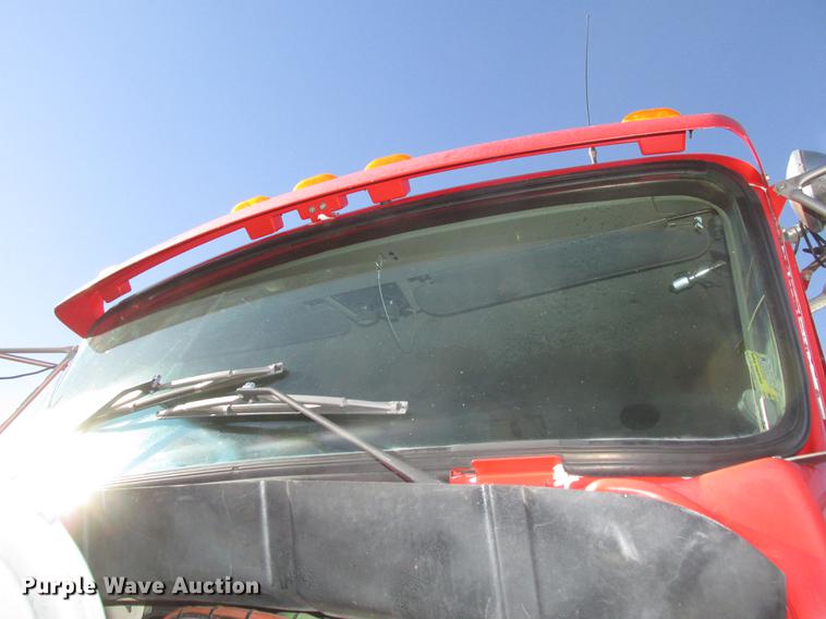 image for item DD2910 1999 Kenworth T800 semi truck