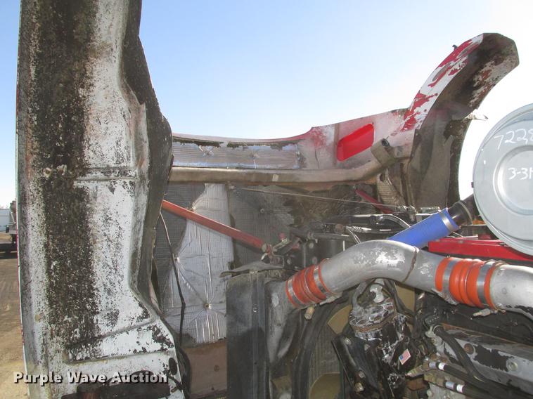 image for item DD2910 1999 Kenworth T800 semi truck