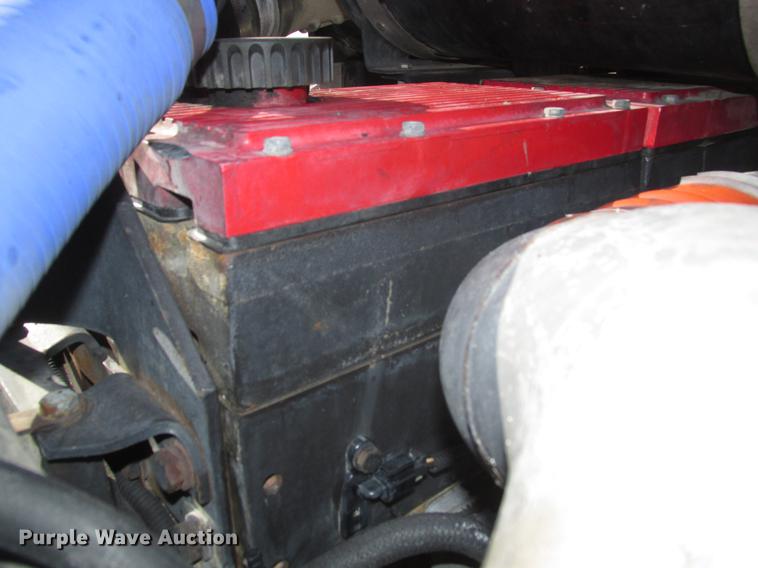 image for item DD2910 1999 Kenworth T800 semi truck