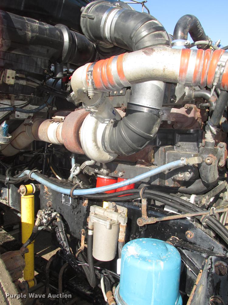 image for item DD2910 1999 Kenworth T800 semi truck