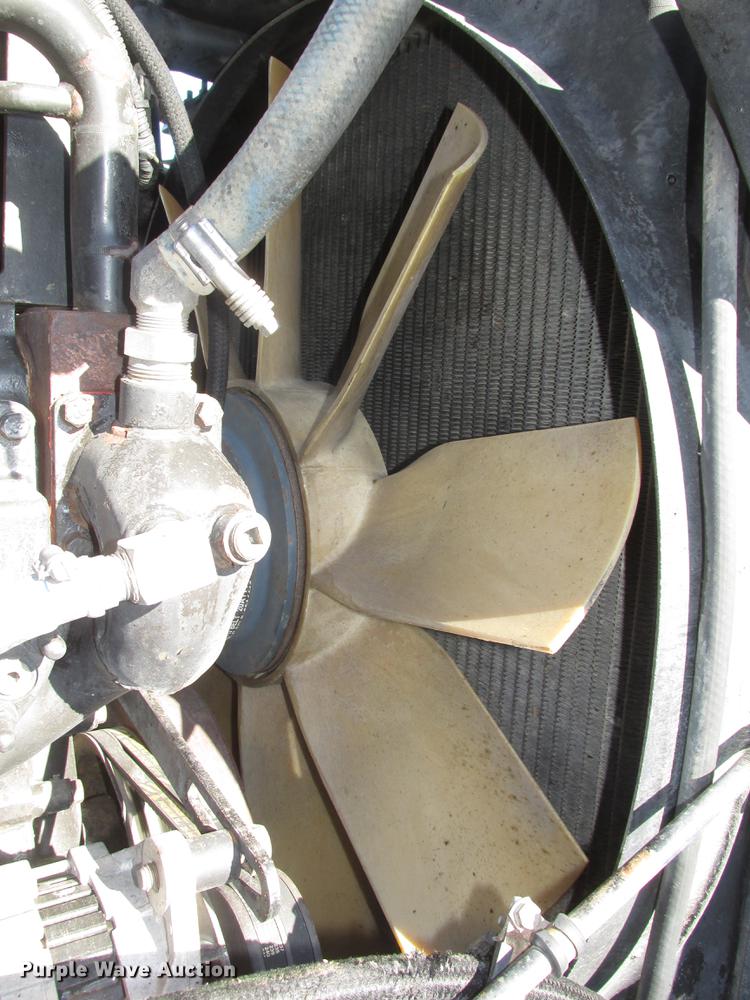 image for item DD2910 1999 Kenworth T800 semi truck