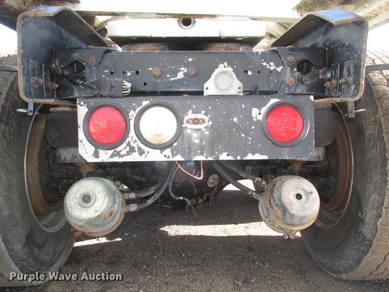 image for item DD2910 1999 Kenworth T800 semi truck