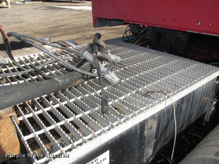 image for item DD2910 1999 Kenworth T800 semi truck