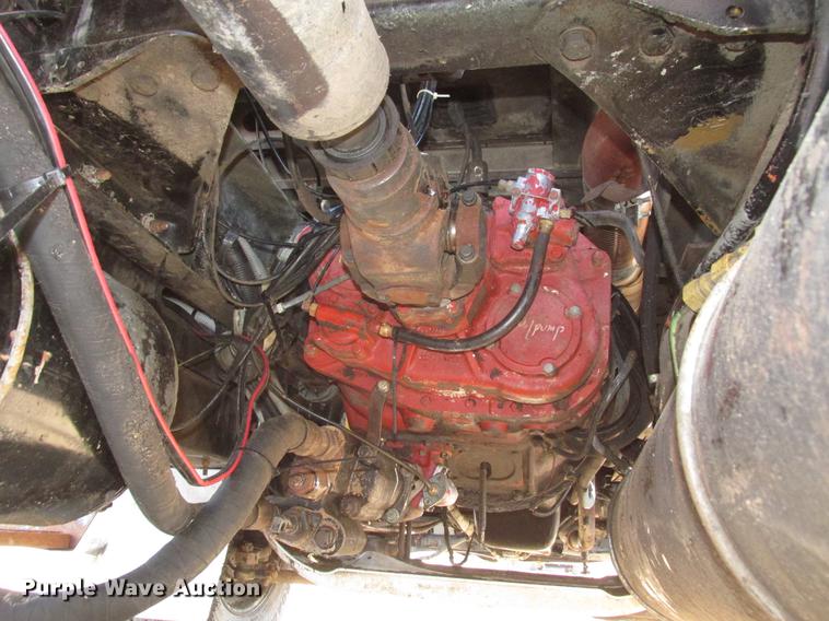 image for item DD2910 1999 Kenworth T800 semi truck