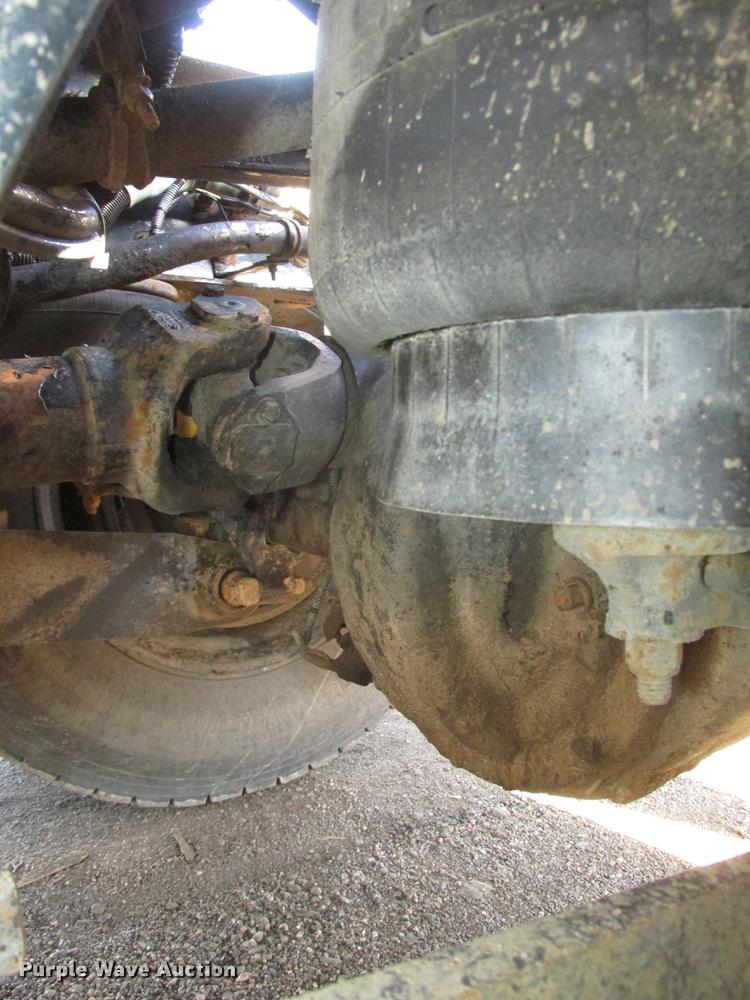 image for item DD2910 1999 Kenworth T800 semi truck