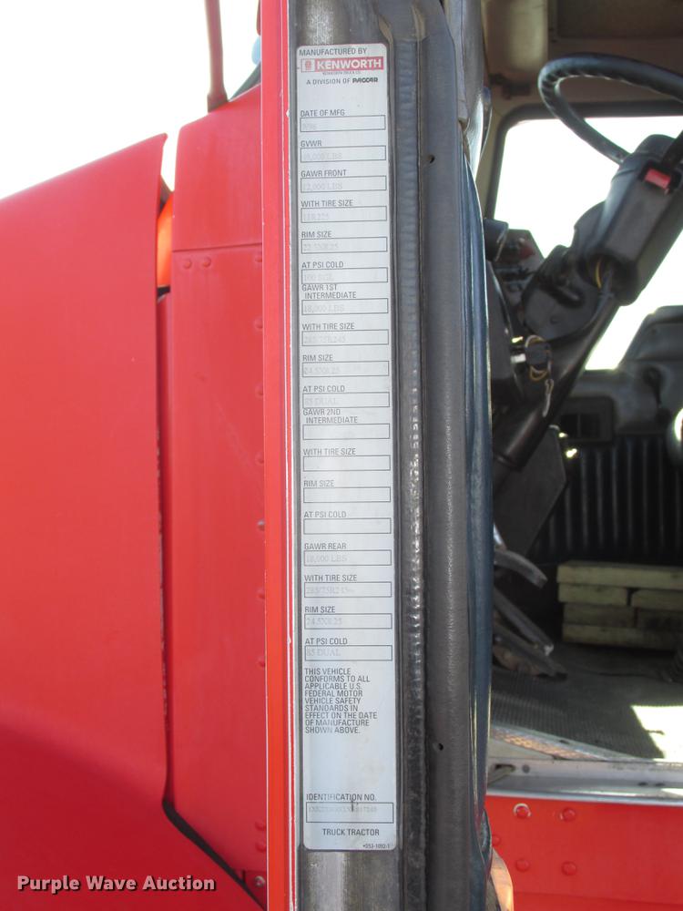 image for item DD2910 1999 Kenworth T800 semi truck