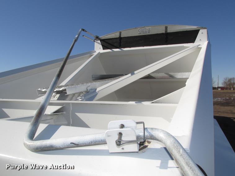 image for item DD2911 1999 Roadmaster G440 bottom dump trailer