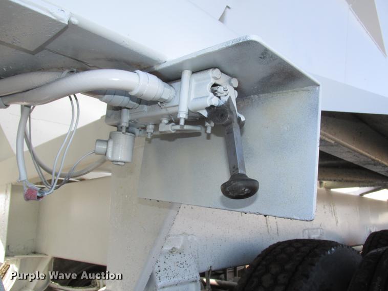 image for item DD2911 1999 Roadmaster G440 bottom dump trailer