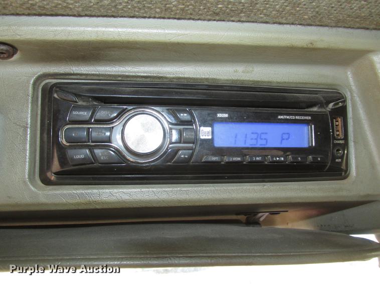 image for item DD2913 1999 Kenworth T800B semi truck