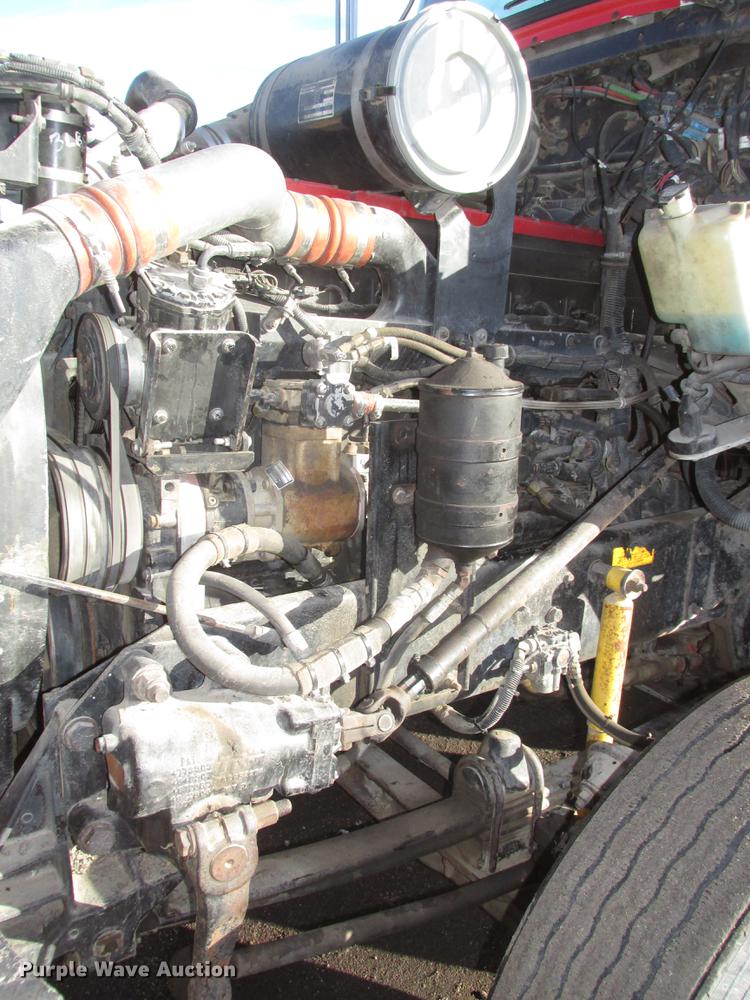 image for item DD2913 1999 Kenworth T800B semi truck