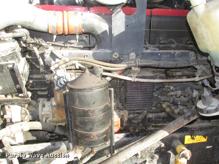 image for item DD2913 1999 Kenworth T800B semi truck