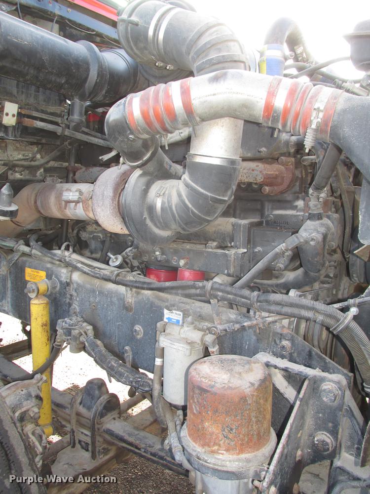 image for item DD2913 1999 Kenworth T800B semi truck