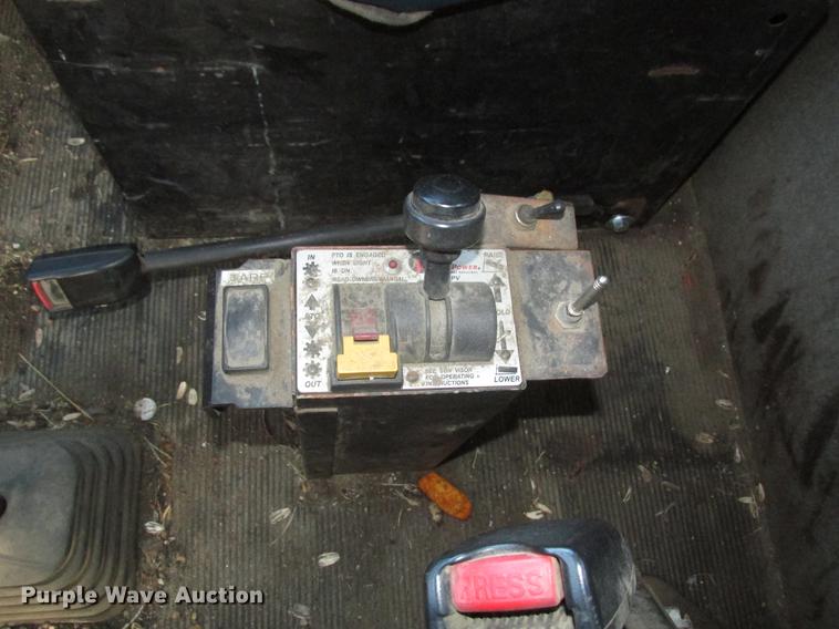 image for item DD2914 1999 Kenworth T800B semi truck