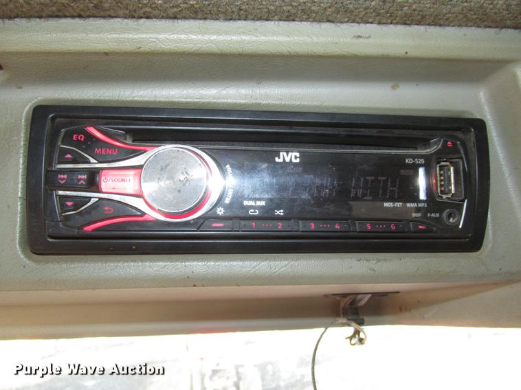 image for item DD2914 1999 Kenworth T800B semi truck