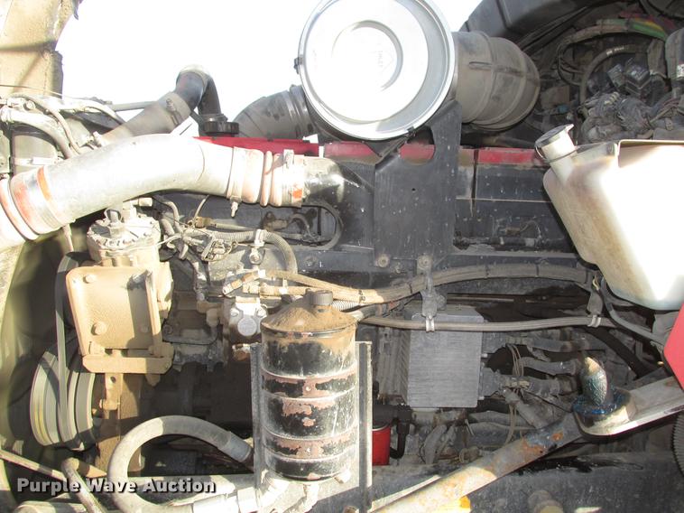 image for item DD2914 1999 Kenworth T800B semi truck