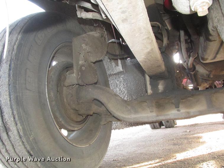 image for item DD2914 1999 Kenworth T800B semi truck