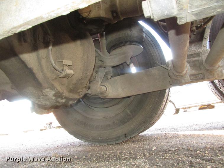 image for item DD2914 1999 Kenworth T800B semi truck