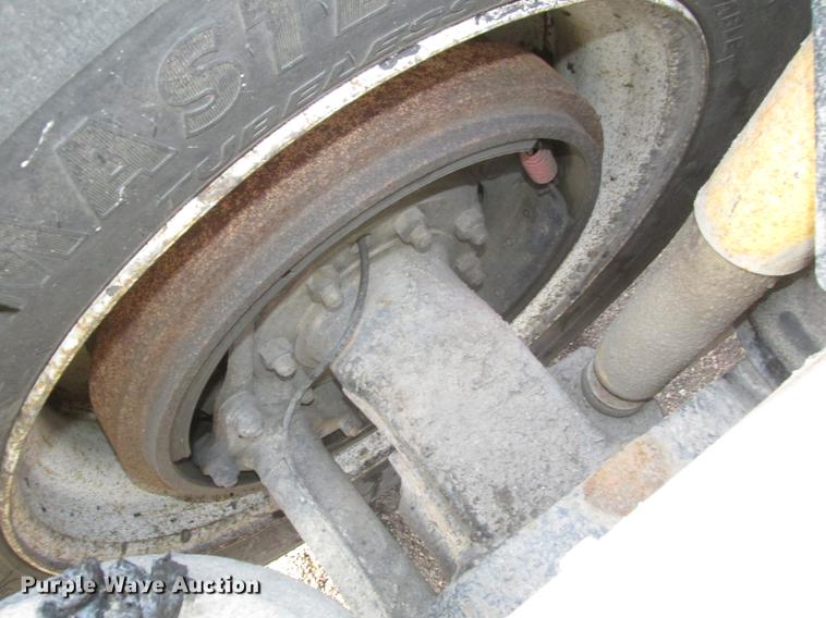 image for item DD2914 1999 Kenworth T800B semi truck