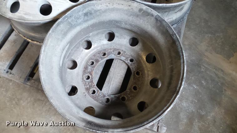 image for item DT9461 (3) 22.5" aluminum pilot hub wheels