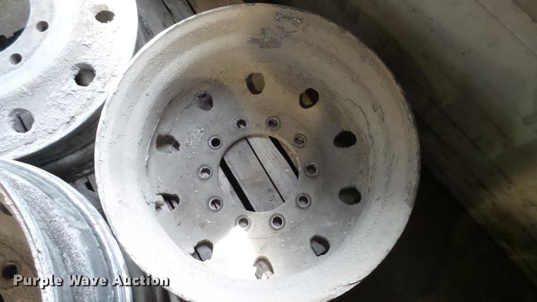 image for item DT9462 (4) 24.5" aluminum pilot hub wheels