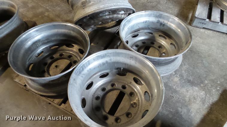 image for item DT9463 (4) 22.5" aluminum ball and seat wheels