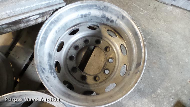 image for item DT9463 (4) 22.5" aluminum ball and seat wheels