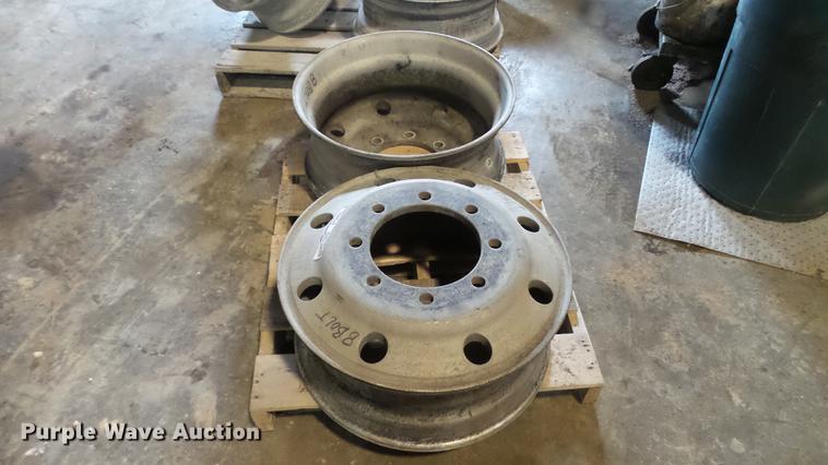 image for item DT9464 (2) 22.5" aluminum eight bolt wheels