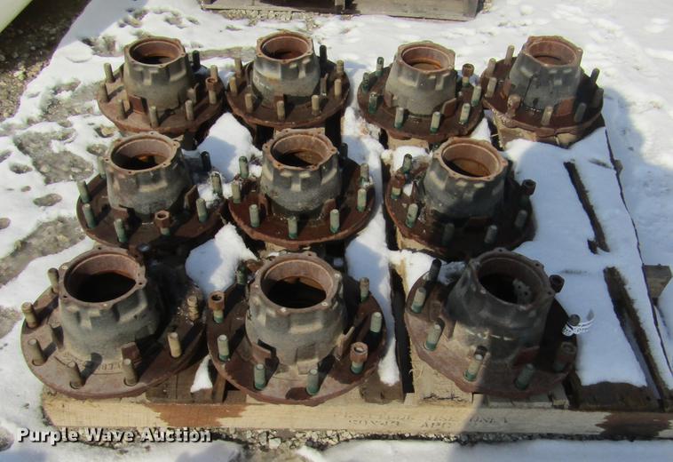 image for item DT9466 (10) Webb 2023 trailer axle hubs