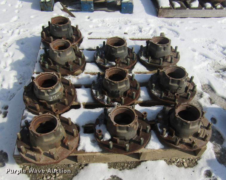 image for item DT9466 (10) Webb 2023 trailer axle hubs
