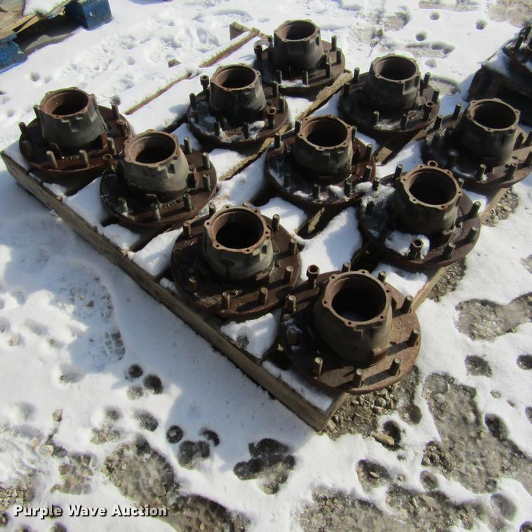image for item DT9466 (10) Webb 2023 trailer axle hubs