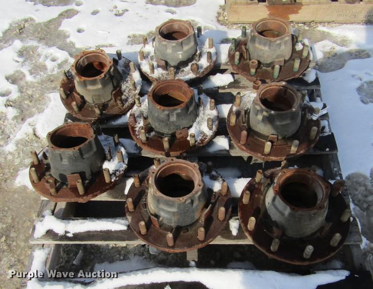image for item DT9468 (8) Webb 2023 trailer axle hubs
