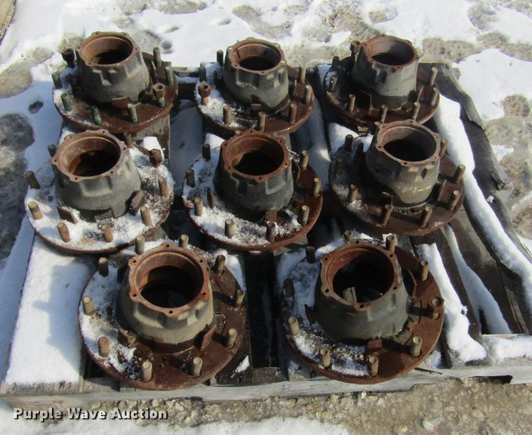 image for item DT9468 (8) Webb 2023 trailer axle hubs