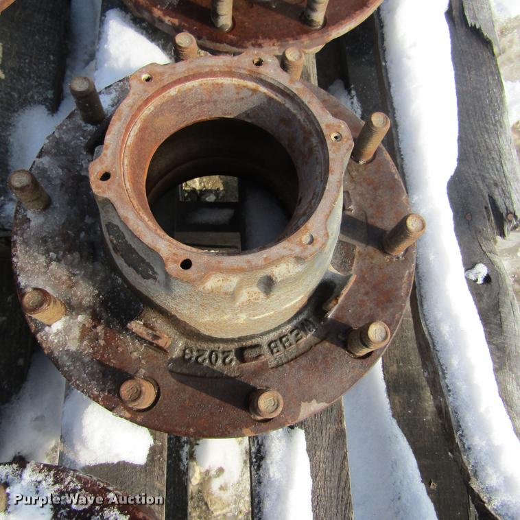 image for item DT9468 (8) Webb 2023 trailer axle hubs