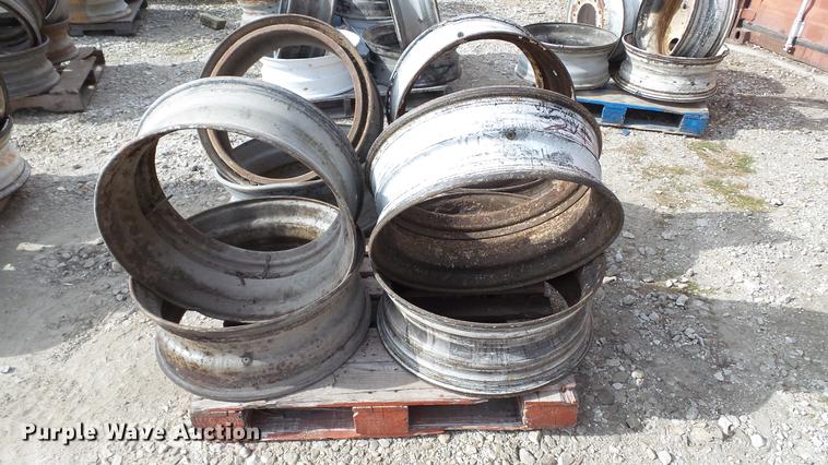 image for item DT9476 (8) Dayton 24.5" wheels