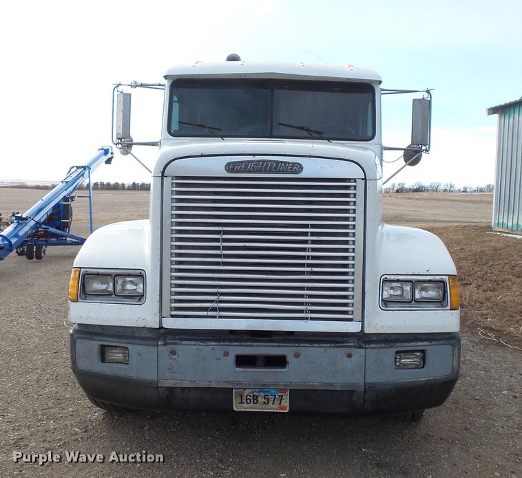 image for item EA9689 1995 Freightliner FLD semi truck