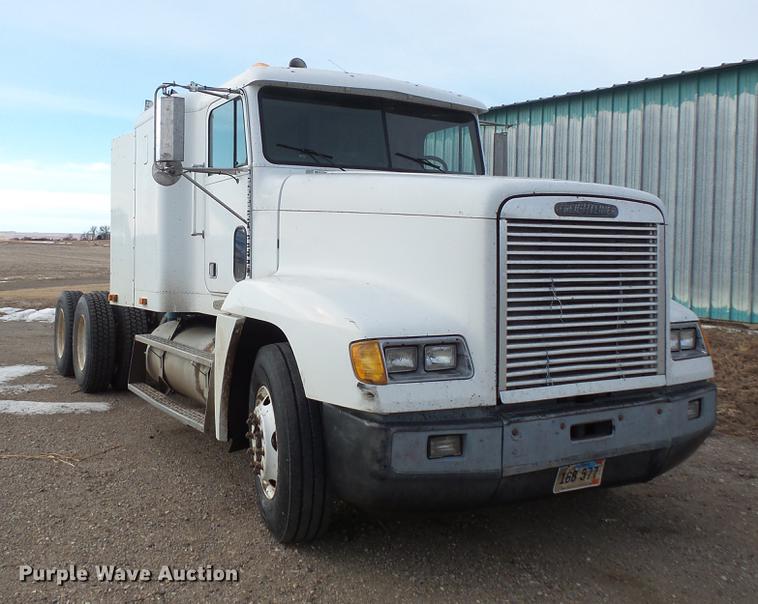 image for item EA9689 1995 Freightliner FLD semi truck